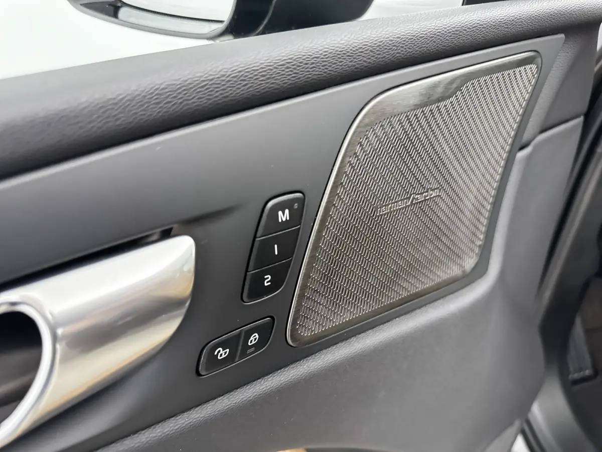 2.0 T6 Plug-in hybrid AWD Plus Dark | 21" | Geventileerd Nappa Leder | 360 Camera | Harman Kardon | Getint glas | Elektr. verst. stoelen | Stoel/stuur/achterbankverwarming | Adaptieve Cruise