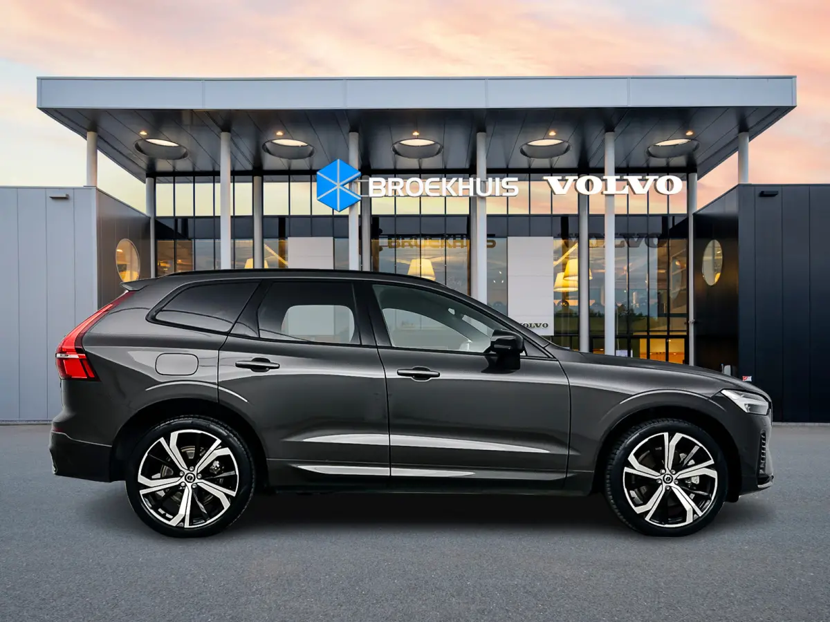 2.0 T6 Plug-in hybrid AWD Plus Dark | 21" | Geventileerd Nappa Leder | 360 Camera | Harman Kardon | Getint glas | Elektr. verst. stoelen | Stoel/stuur/achterbankverwarming | Adaptieve Cruise