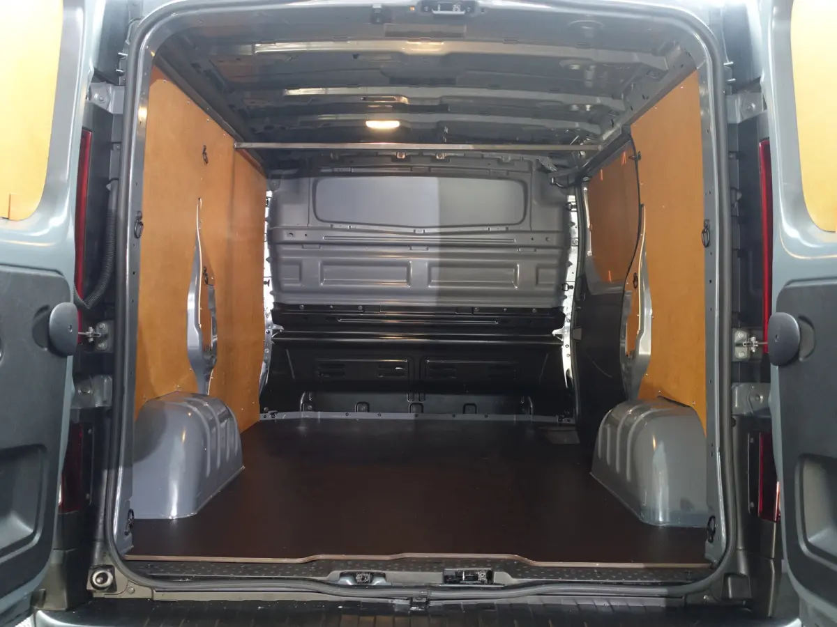 1.6 dCi Euro 6 L1 phase 2 Comfort- 3 Pers, Park Assist, Xenon Led, Cruise, Clima, Grijs Kenteken