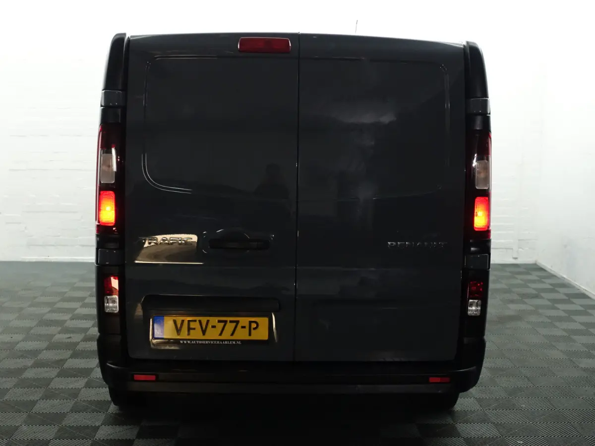 1.6 dCi Euro 6 L1 phase 2 Comfort- 3 Pers, Park Assist, Xenon Led, Cruise, Clima, Grijs Kenteken
