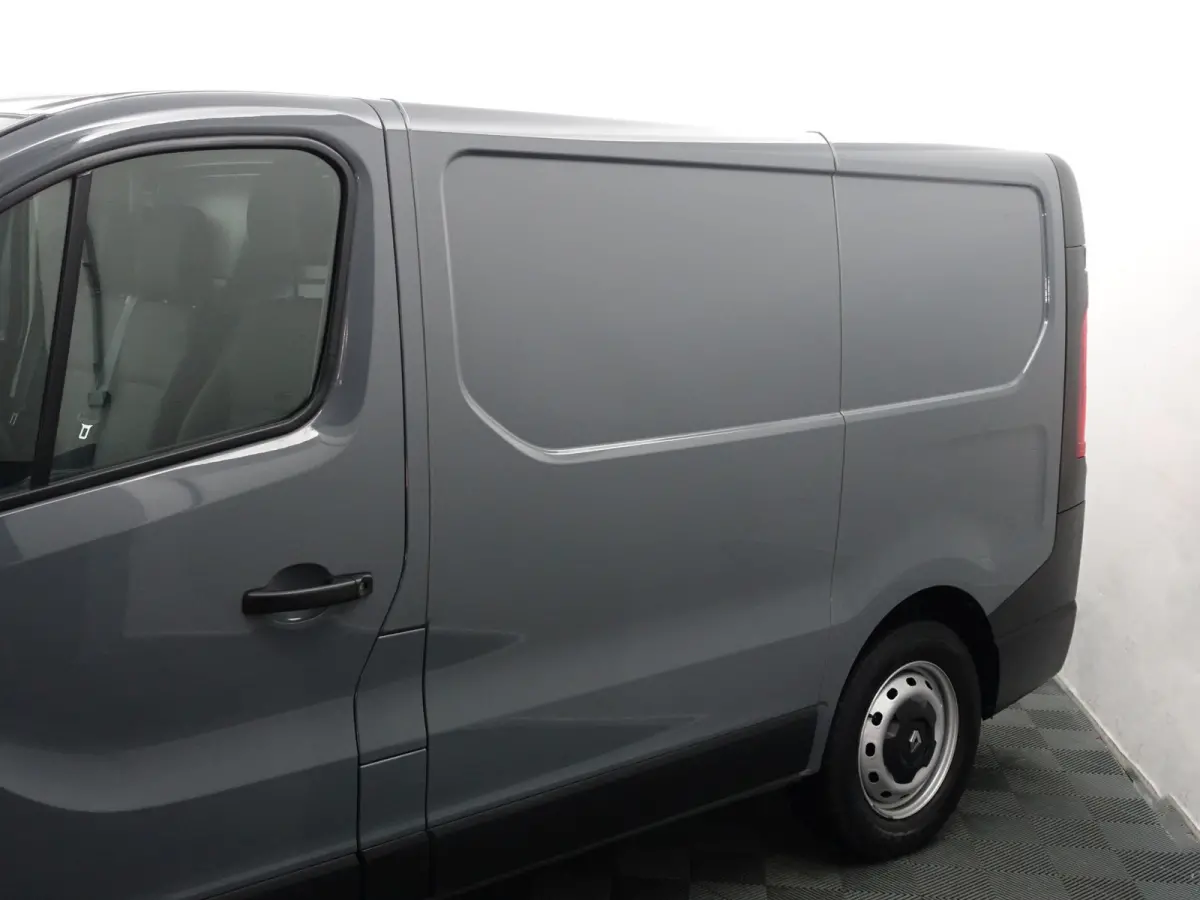 1.6 dCi Euro 6 L1 phase 2 Comfort- 3 Pers, Park Assist, Xenon Led, Cruise, Clima, Grijs Kenteken