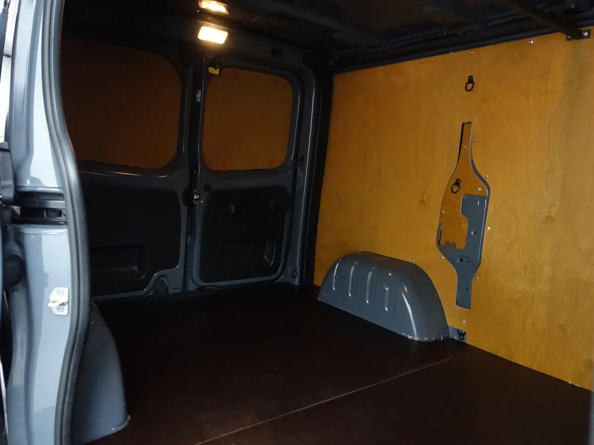 1.6 dCi Euro 6 L1 phase 2 Comfort- 3 Pers, Park Assist, Xenon Led, Cruise, Clima, Grijs Kenteken