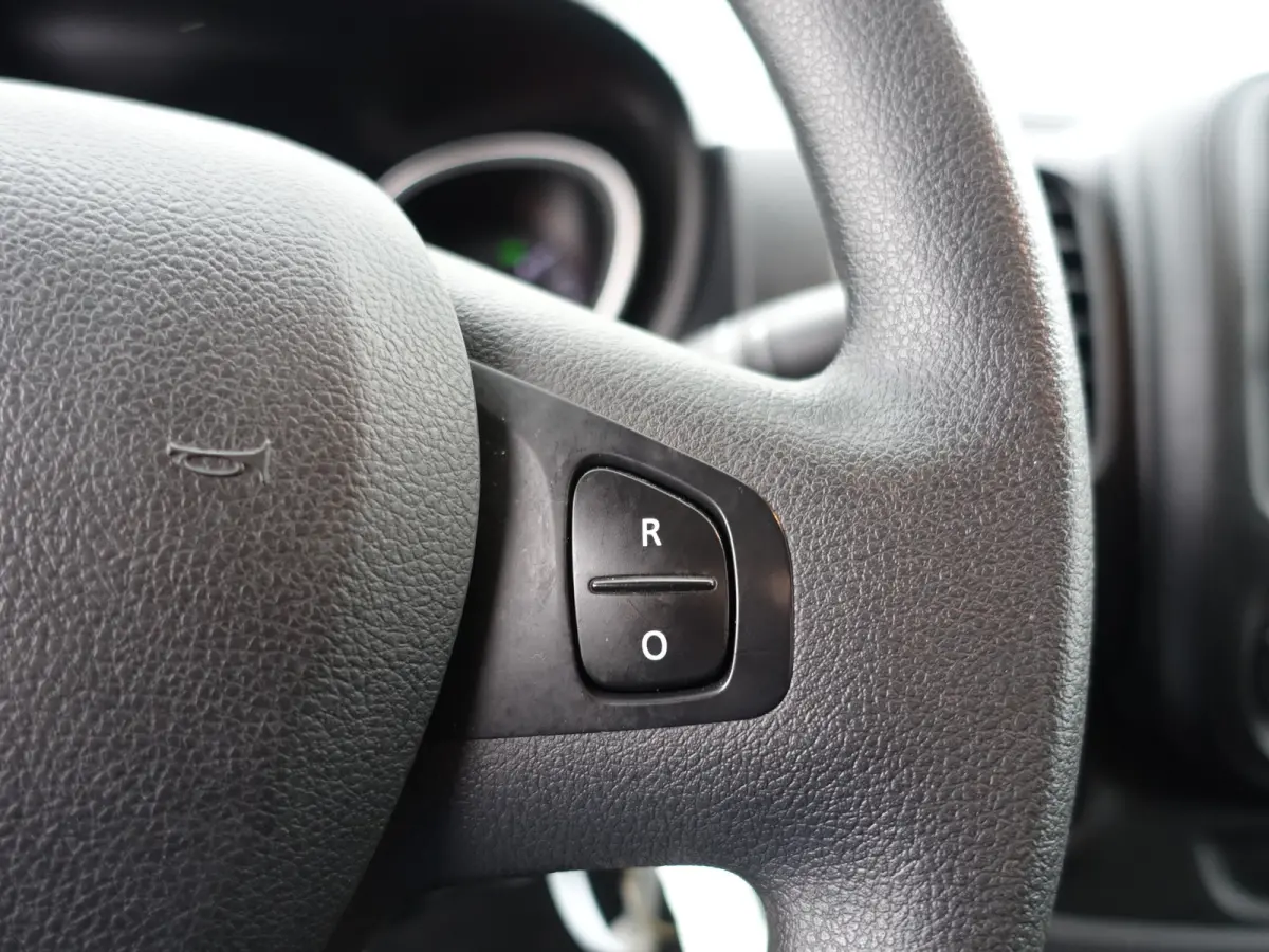 1.6 dCi Euro 6 L1 phase 2 Comfort- 3 Pers, Park Assist, Xenon Led, Cruise, Clima, Grijs Kenteken