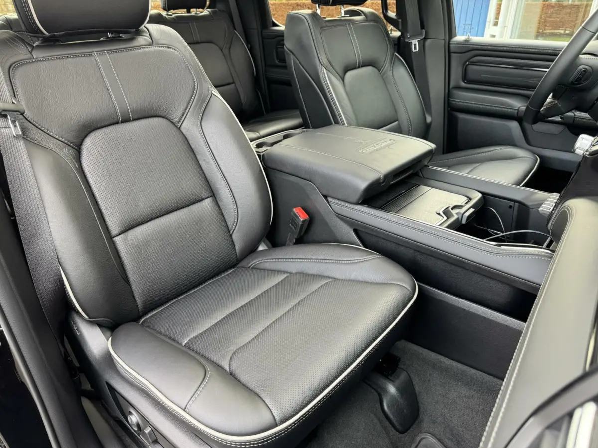 1500 4X4 5.7 V8 4x4 Crew Cab Limited,Head Up,digi dash,