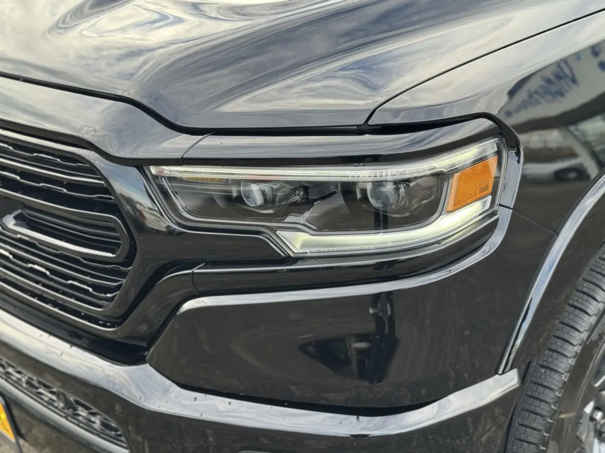 1500 4X4 5.7 V8 4x4 Crew Cab Limited,Head Up,digi dash,