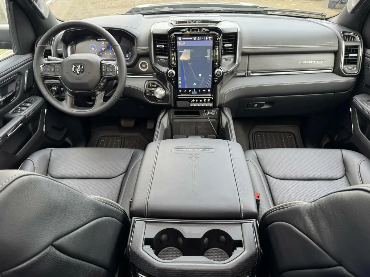 1500 4X4 5.7 V8 4x4 Crew Cab Limited,Head Up,digi dash,