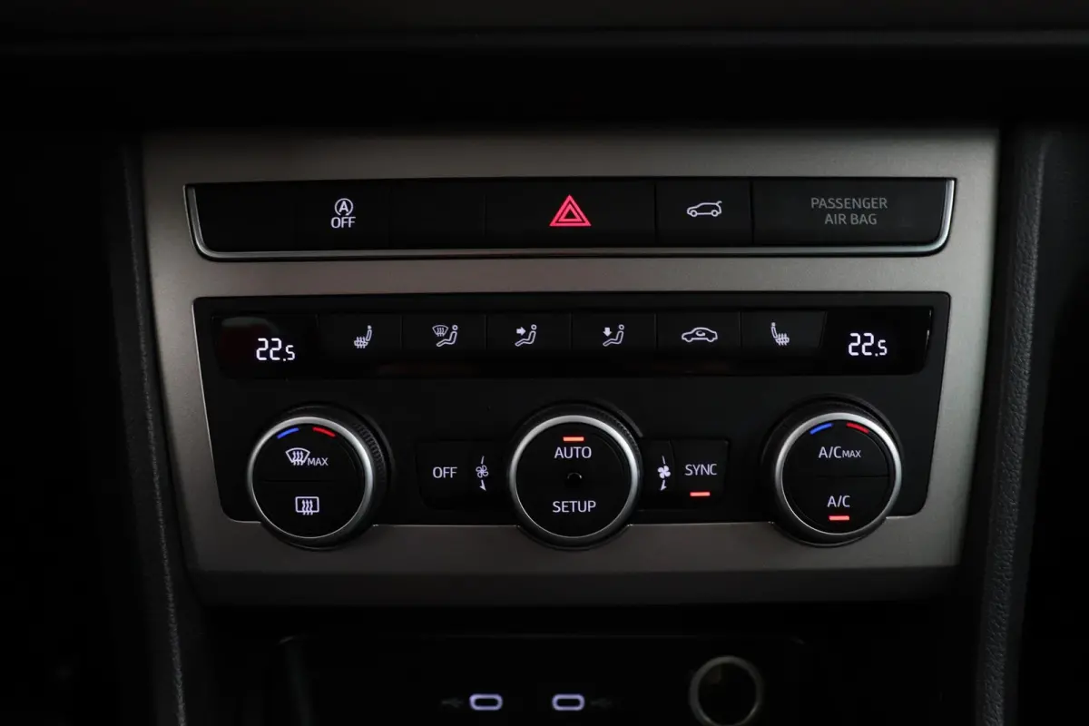 1.5 TSI Xperience Business Intense | Org NL | Dealer Ond. | Digital Cockpit | CarPlay | Stoelverwarming |