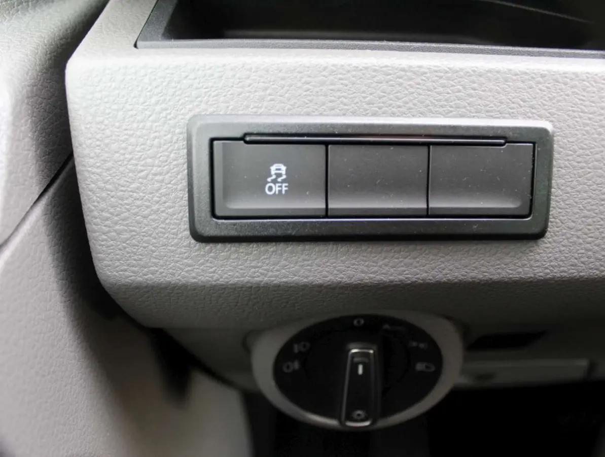 Caravelle 2.0 TDI L1 204 pk