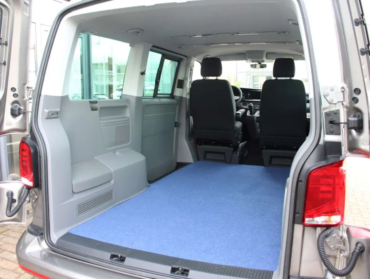 Caravelle 2.0 TDI L1 204 pk