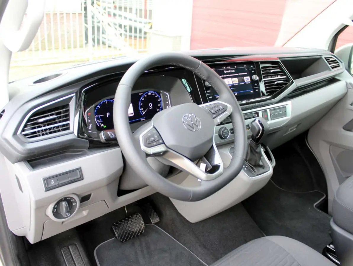 Caravelle 2.0 TDI L1 204 pk
