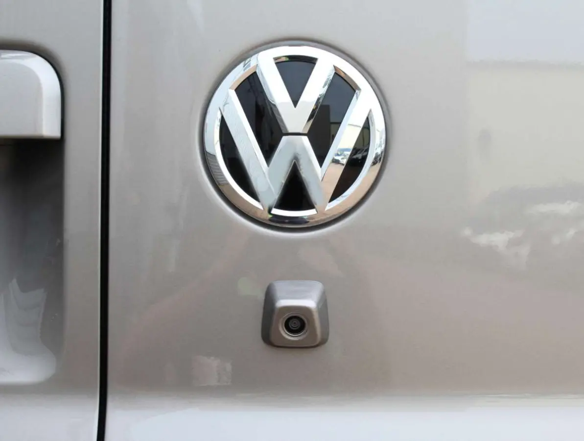 Caravelle 2.0 TDI L1 204 pk