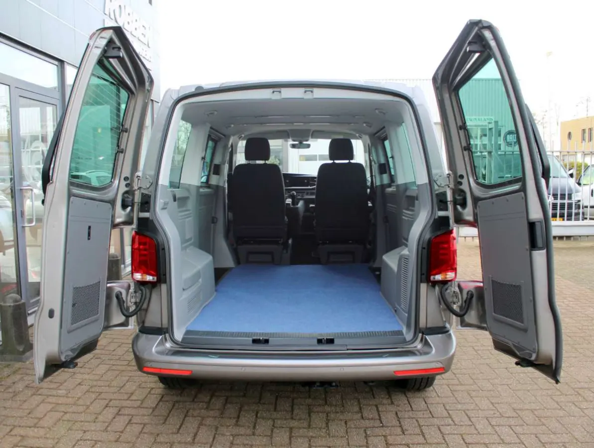 Caravelle 2.0 TDI L1 204 pk