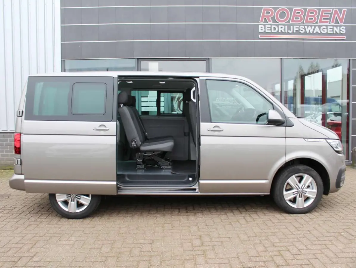 Caravelle 2.0 TDI L1 204 pk