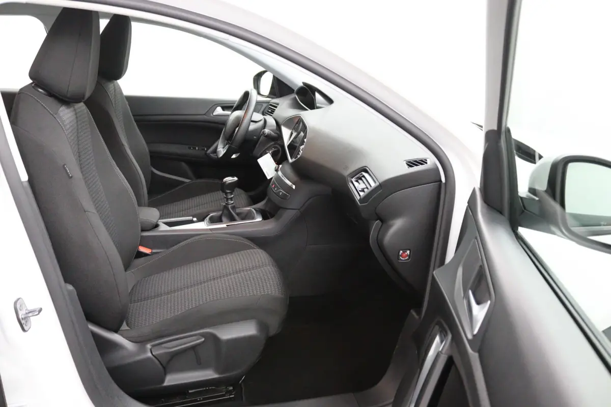 1.2 *110PK*ECC*NAVI*CAM*HAAK*CRUISE*CARPLAY*