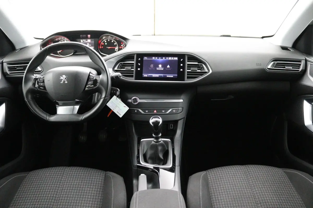 1.2 *110PK*ECC*NAVI*CAM*HAAK*CRUISE*CARPLAY*