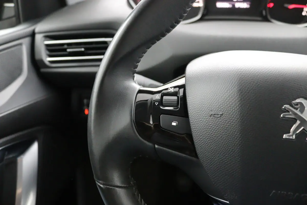 1.2 *110PK*ECC*NAVI*CAM*HAAK*CRUISE*CARPLAY*