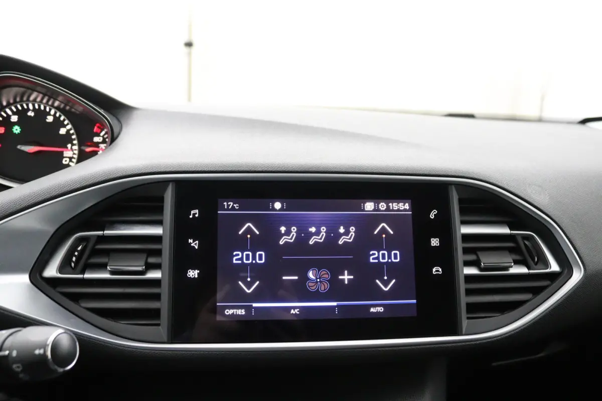1.2 *110PK*ECC*NAVI*CAM*HAAK*CRUISE*CARPLAY*