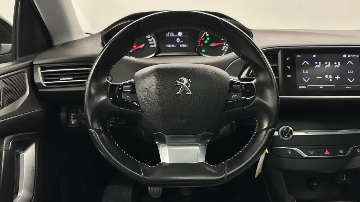 1.2 PureTech Blue Lease Executive PANO CARPLAY NAVI.