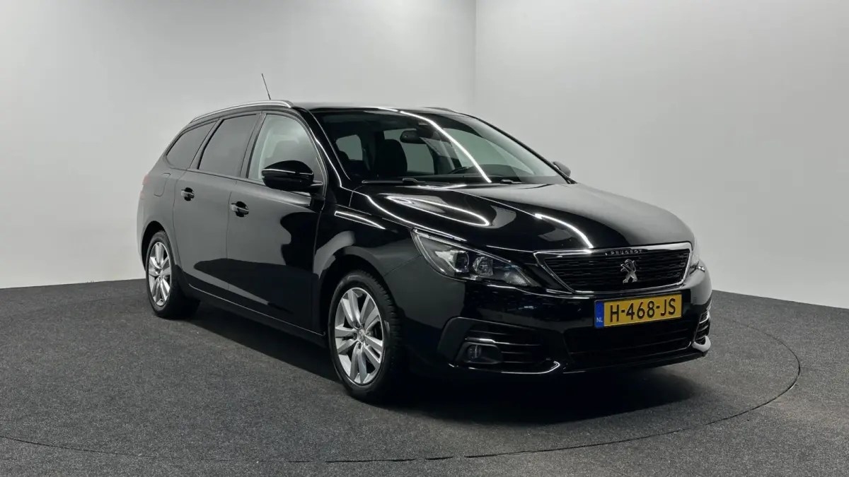 1.2 PureTech Blue Lease Executive PANO CARPLAY NAVI.