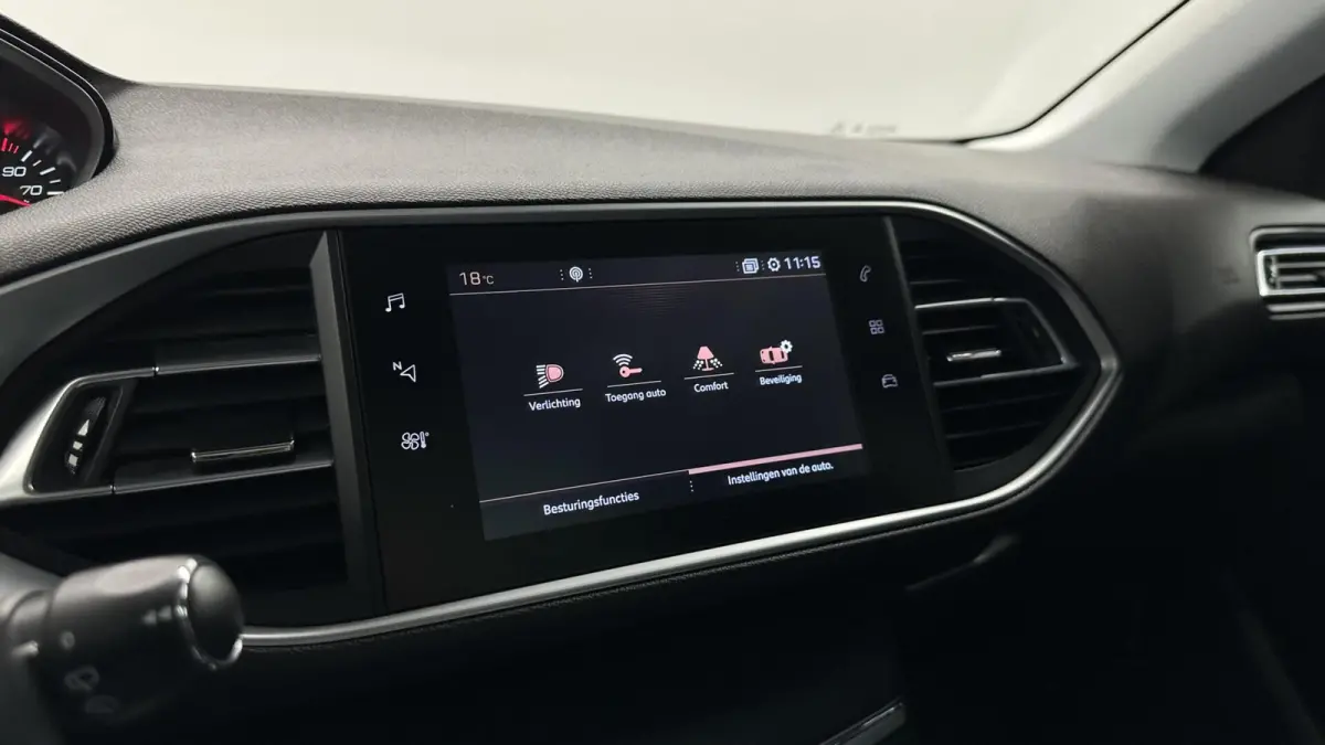 1.2 PureTech Blue Lease Executive PANO CARPLAY NAVI.