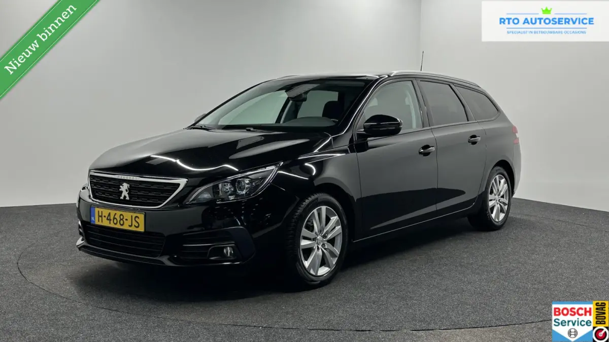 1.2 PureTech Blue Lease Executive PANO CARPLAY NAVI.