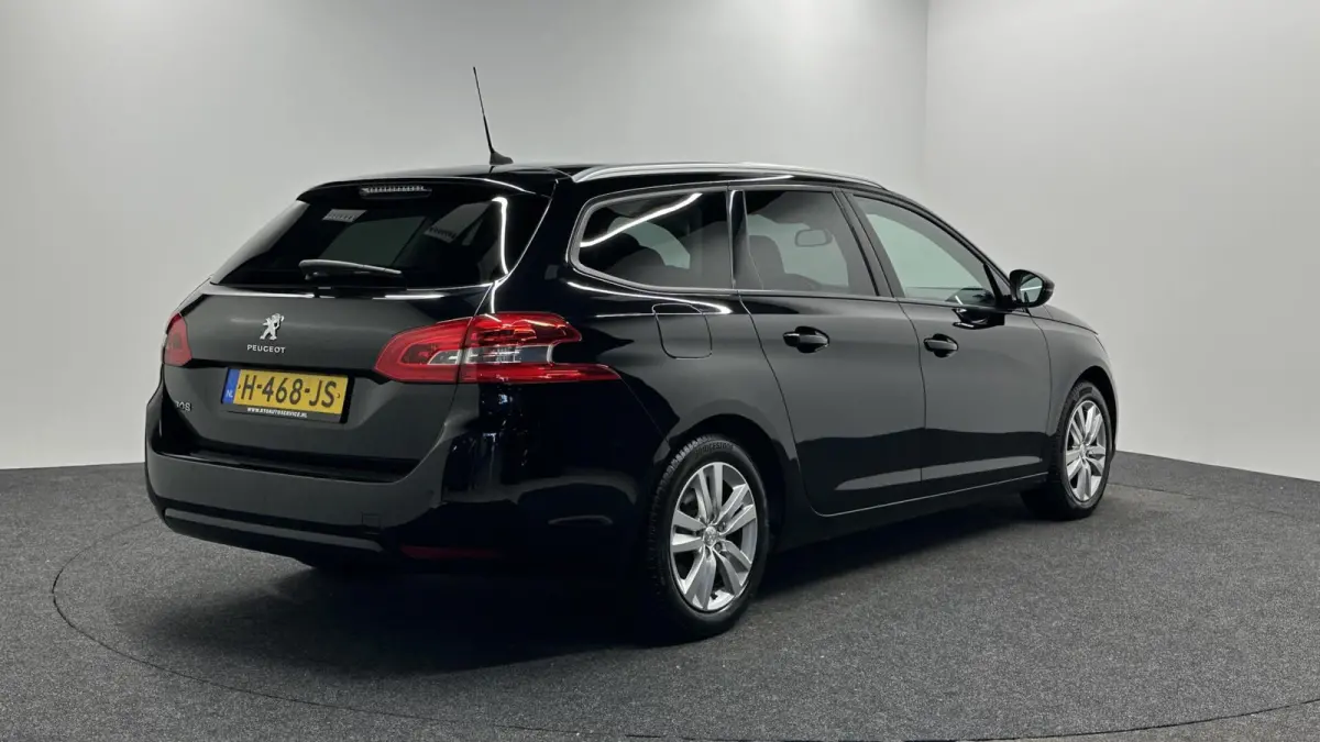 1.2 PureTech Blue Lease Executive PANO CARPLAY NAVI.
