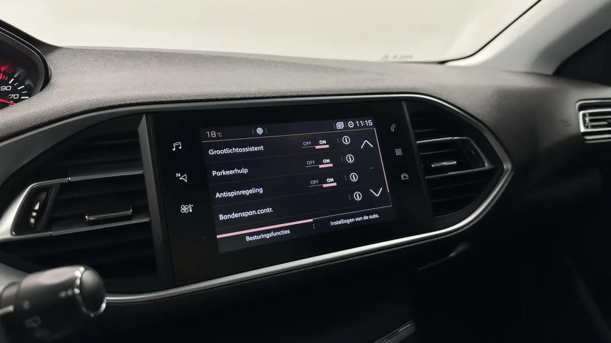 1.2 PureTech Blue Lease Executive PANO CARPLAY NAVI.