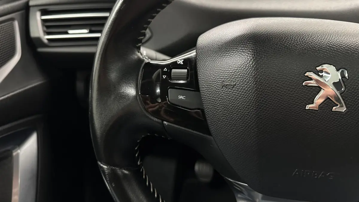 1.2 PureTech Blue Lease Executive PANO CARPLAY NAVI.