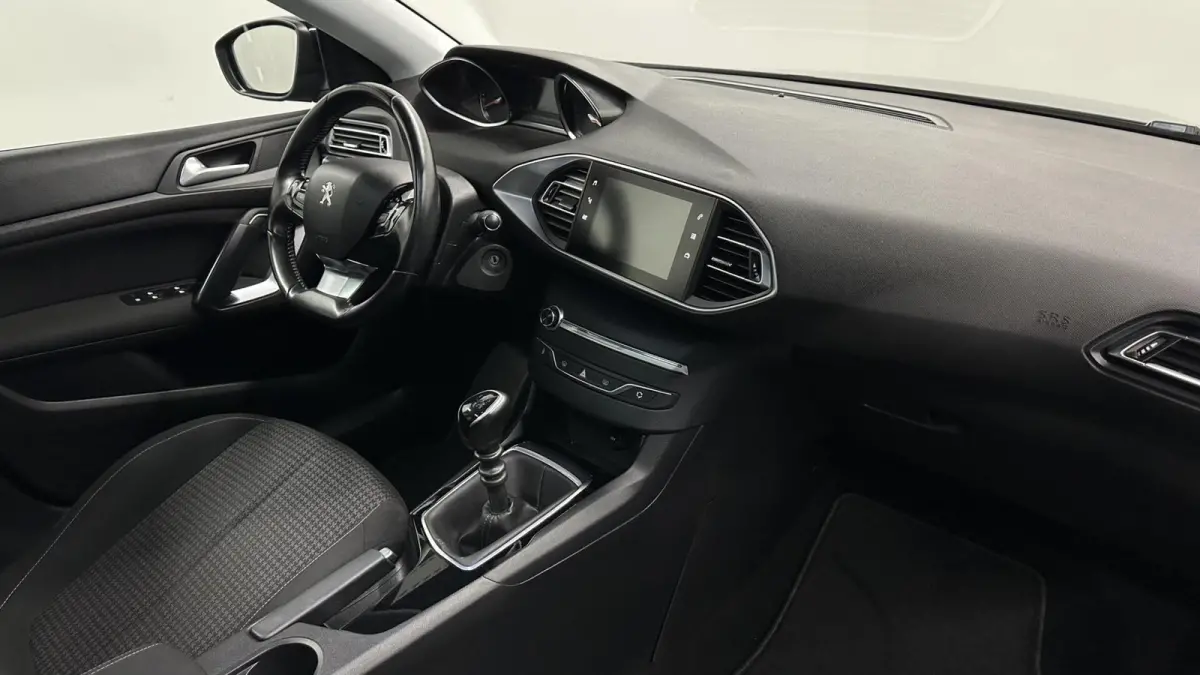 1.2 PureTech Blue Lease Executive PANO CARPLAY NAVI.