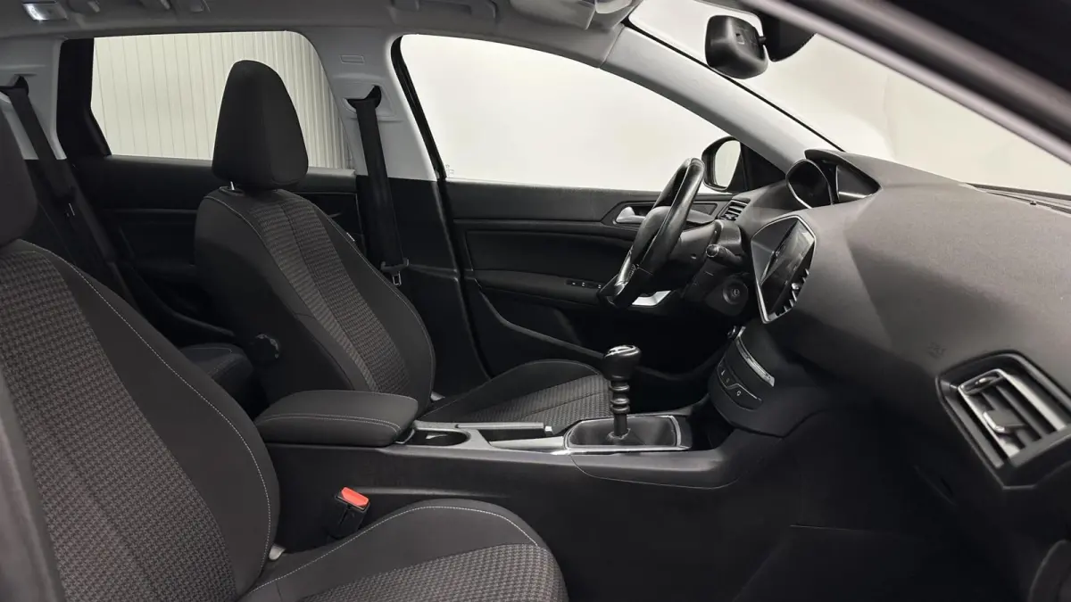 1.2 PureTech Blue Lease Executive PANO CARPLAY NAVI.