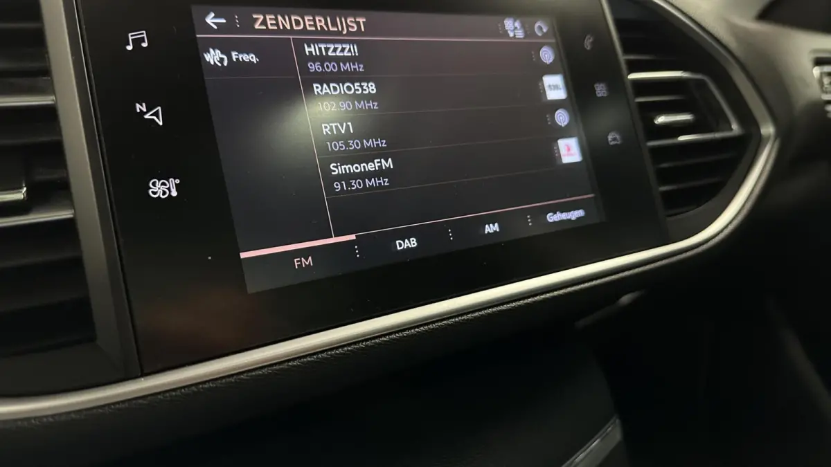 1.2 PureTech Blue Lease Executive PANO CARPLAY NAVI.