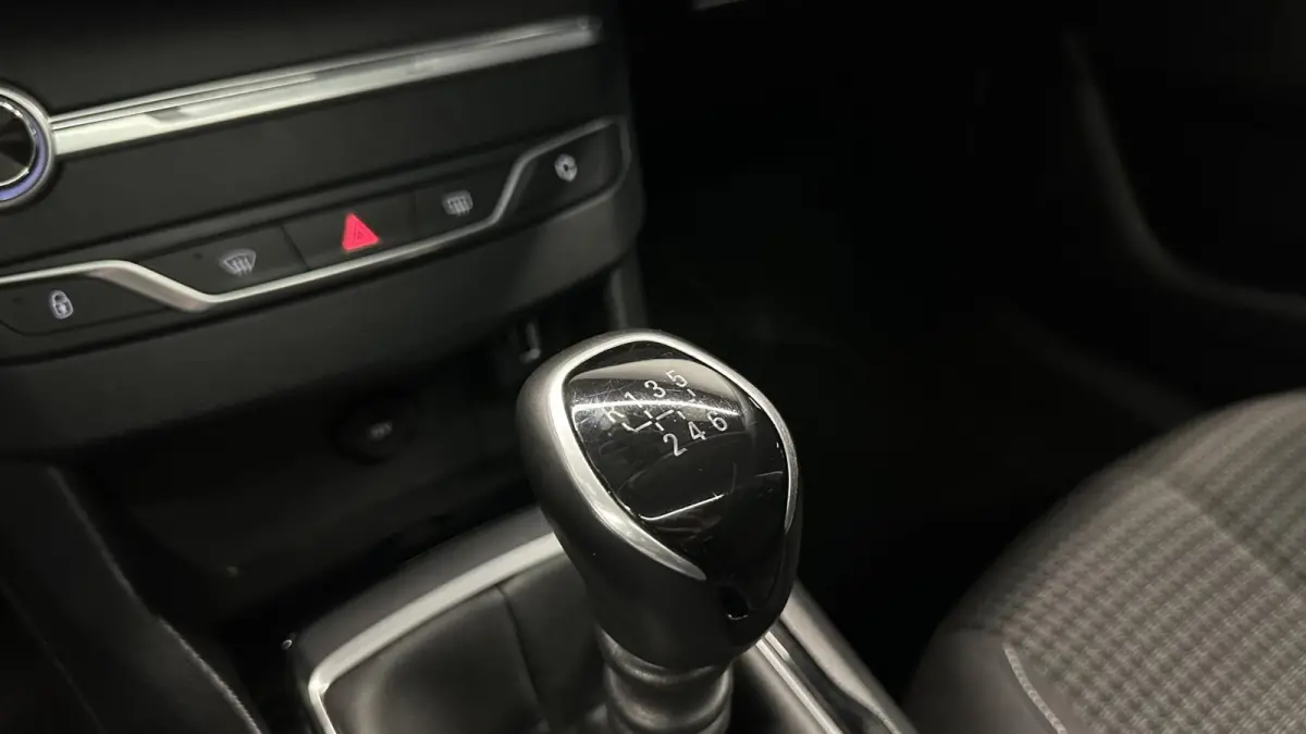 1.2 PureTech Blue Lease Executive PANO CARPLAY NAVI.