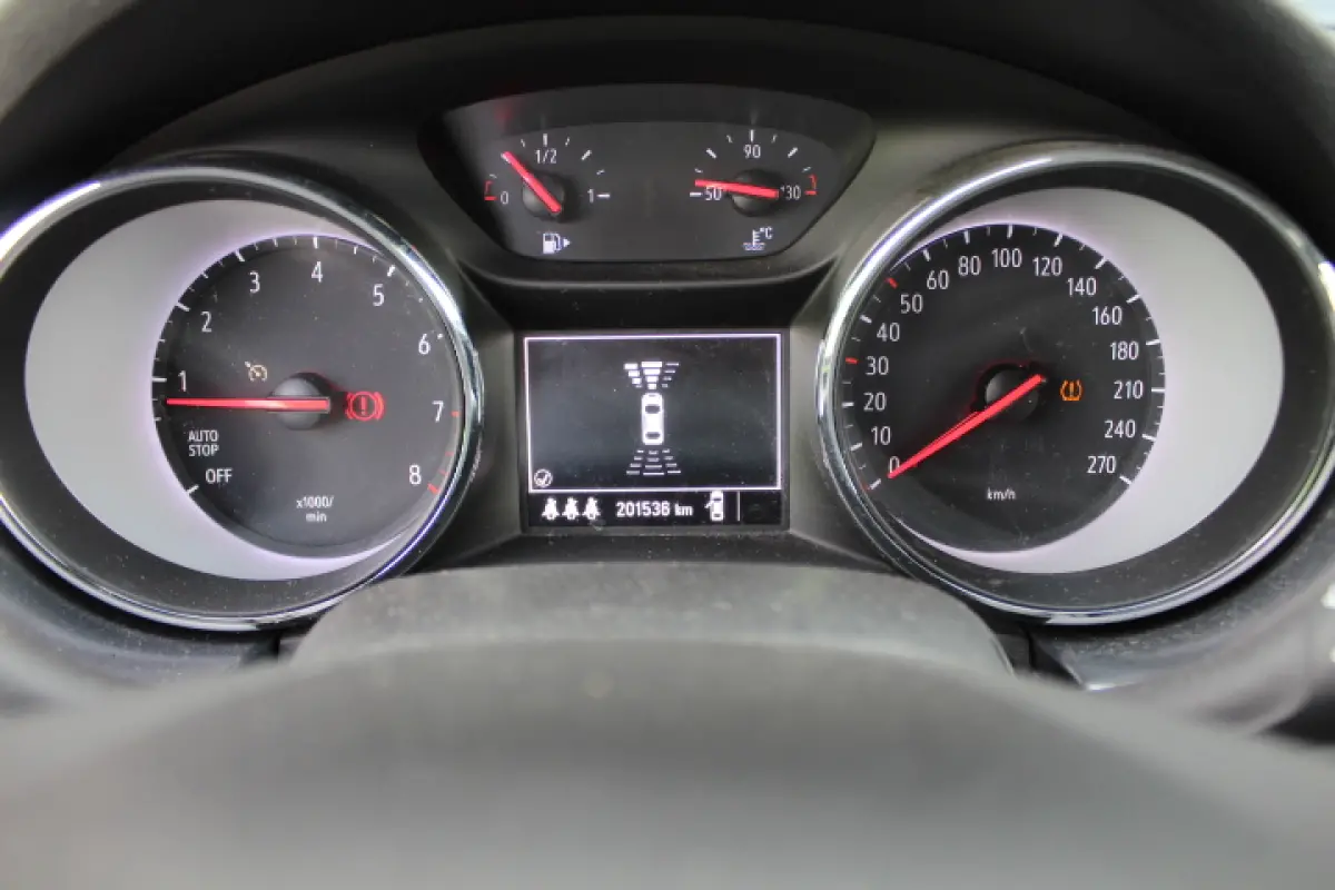 1.0 Online Edition Airco, Carplay, PDC, Bluetooth, DAB, Trekhaak, Apk t/m 5-27!