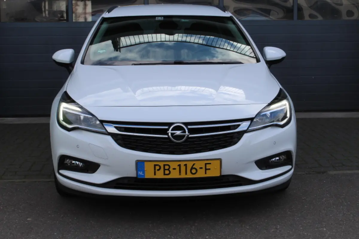 1.0 Online Edition Airco, Carplay, PDC, Bluetooth, DAB, Trekhaak, Apk t/m 5-27!