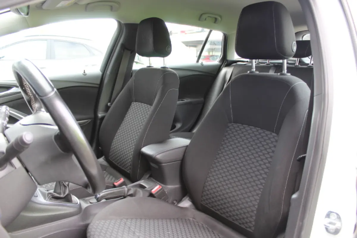 1.0 Online Edition Airco, Carplay, PDC, Bluetooth, DAB, Trekhaak, Apk t/m 5-27!