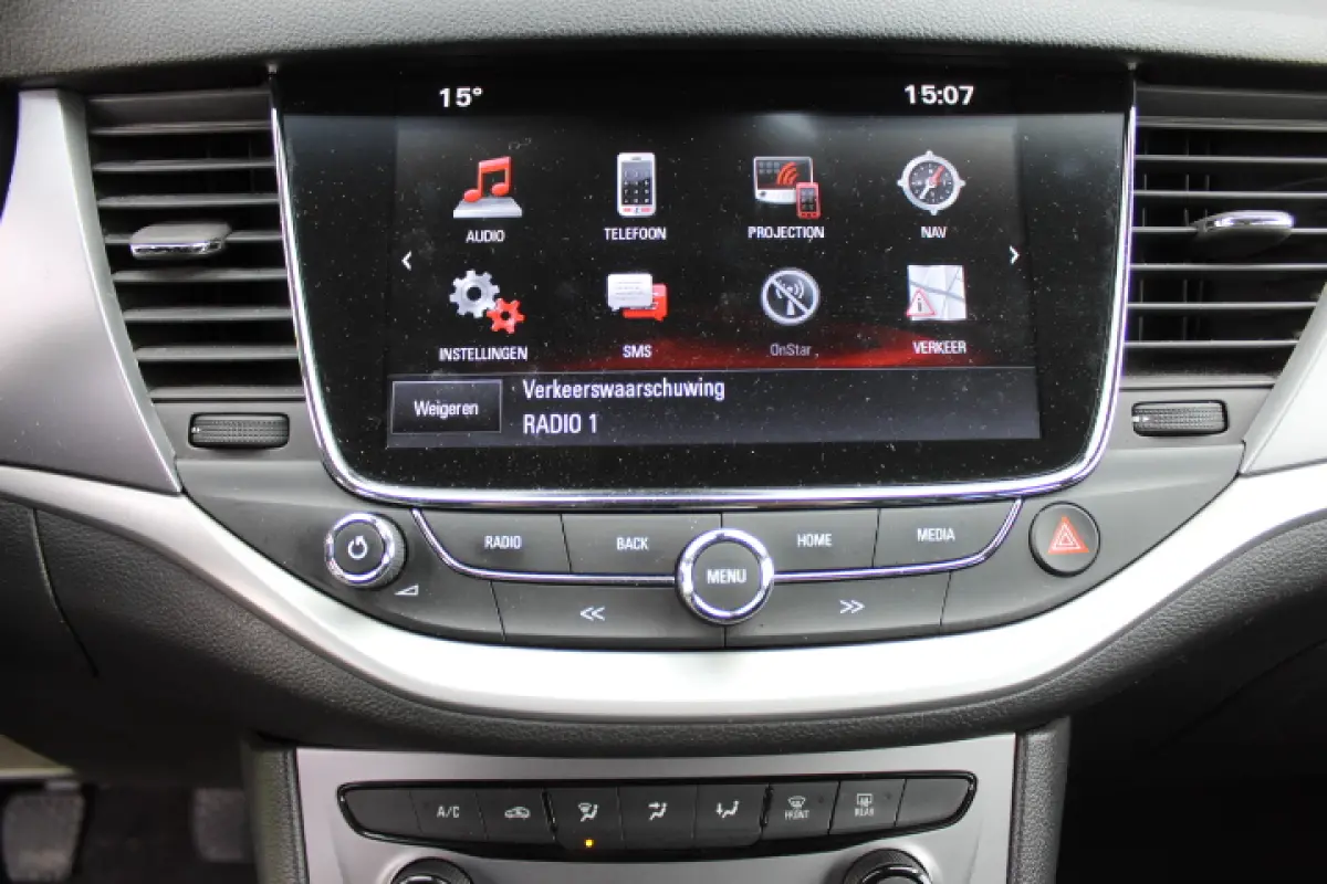 1.0 Online Edition Airco, Carplay, PDC, Bluetooth, DAB, Trekhaak, Apk t/m 5-27!