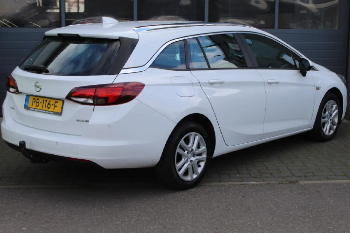 1.0 Online Edition Airco, Carplay, PDC, Bluetooth, DAB, Trekhaak, Apk t/m 5-27!