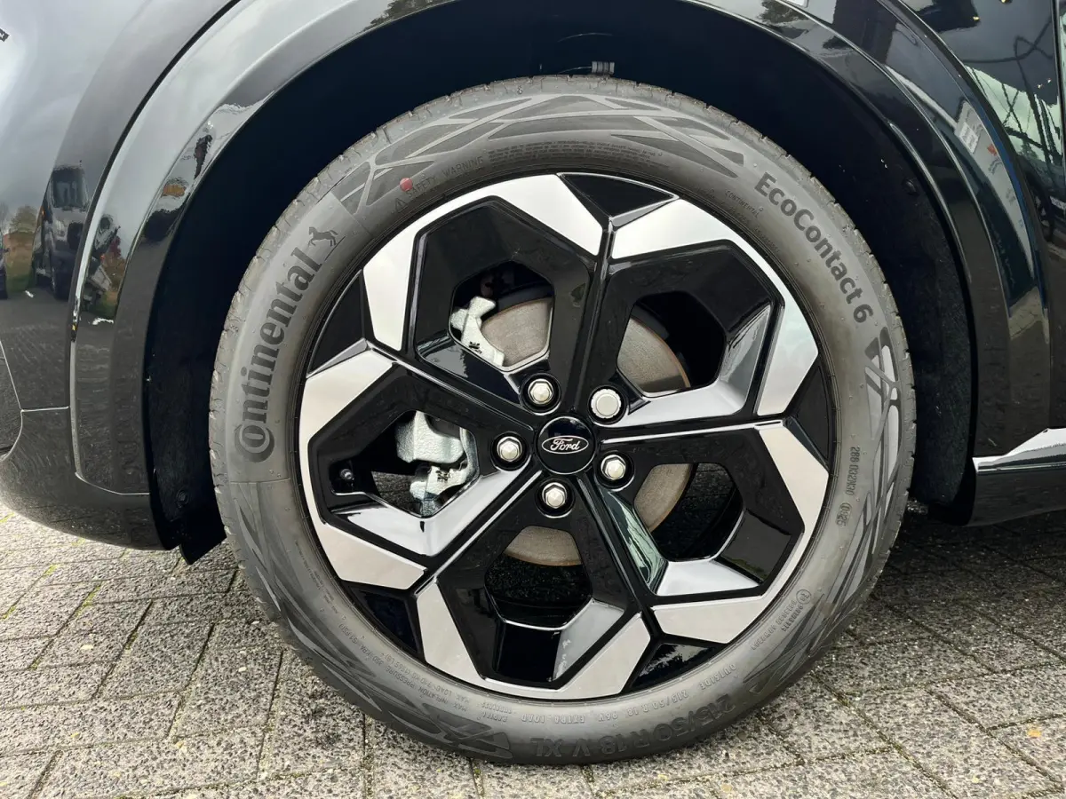 ST-Line X 1.0 EcoBoost Te bestellen | €4000 Ford voordeel | Sync 4 | 18'' lichtmetalen velgen | Adaptive cruisecontrol | Dodehoekdetectie | Winter pack | Climate control | Achteruitrijcame