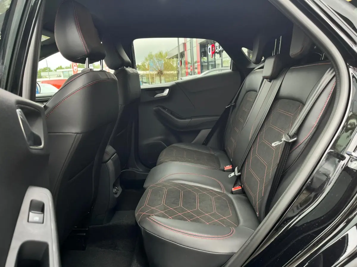 ST-Line X 1.0 EcoBoost Te bestellen | €4000 Ford voordeel | Sync 4 | 18'' lichtmetalen velgen | Adaptive cruisecontrol | Dodehoekdetectie | Winter pack | Climate control | Achteruitrijcame