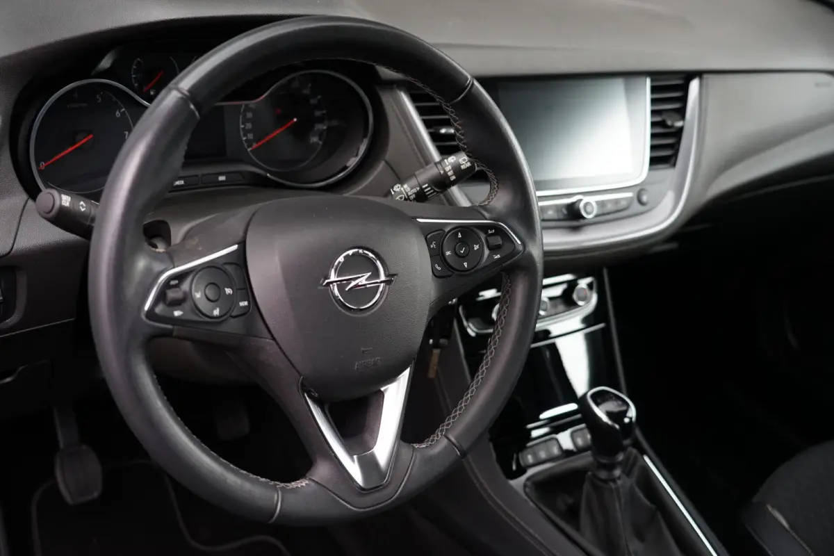1.2 Turbo Business Elegance, CarPlay, cam.