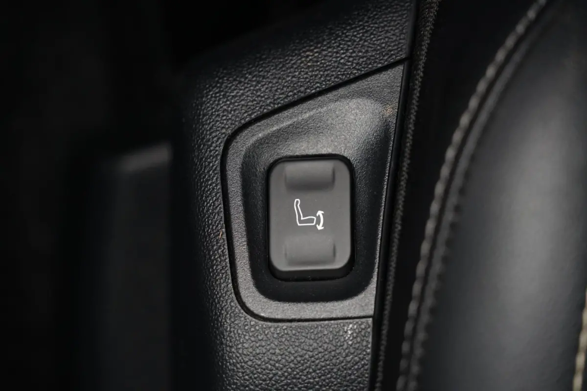 1.2 Turbo Business Elegance, CarPlay, cam.