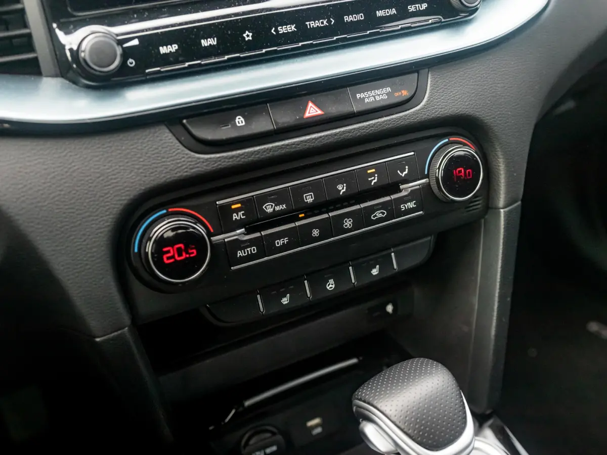 1.0 T-GDi MHEV Design Edition l navigatie l stoel en stuurwielverwarming l EL. kofferklep l JBL premium Sound