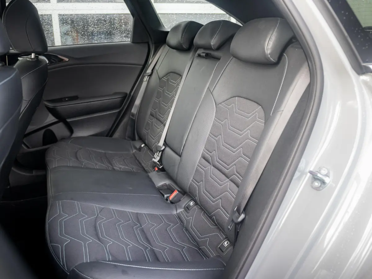 1.0 T-GDi MHEV Design Edition l navigatie l stoel en stuurwielverwarming l EL. kofferklep l JBL premium Sound