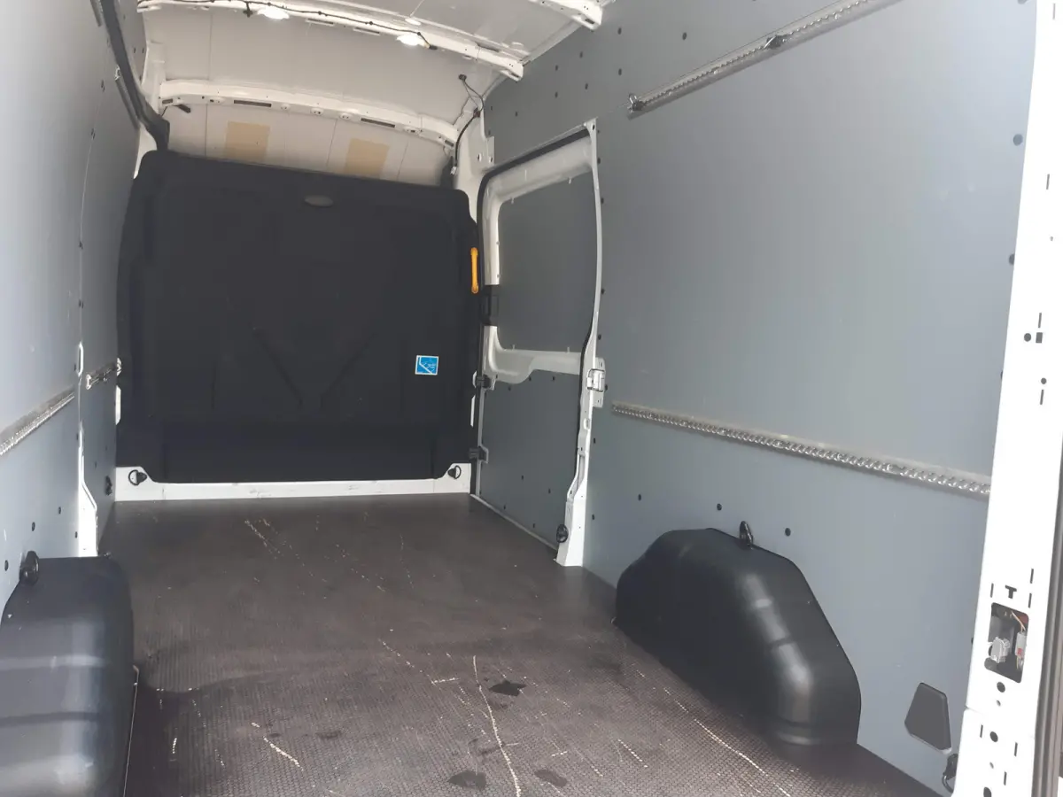 2.0 TDCI 96Kw/130Pk L3H2 Airco Cruisecontrol Achteruitrijcamera 270graden doordraai achterdeuren