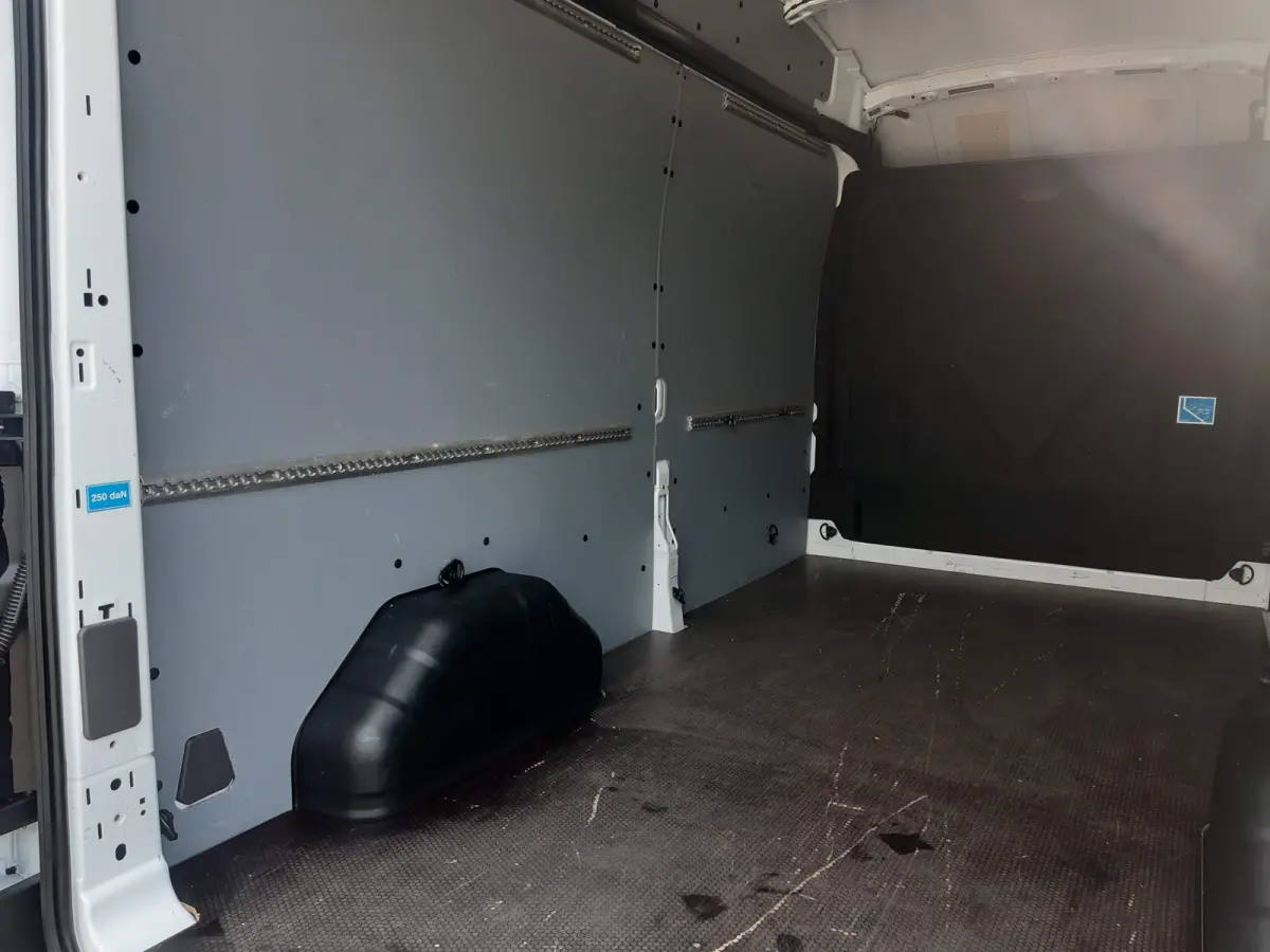 2.0 TDCI 96Kw/130Pk L3H2 Airco Cruisecontrol Achteruitrijcamera 270graden doordraai achterdeuren