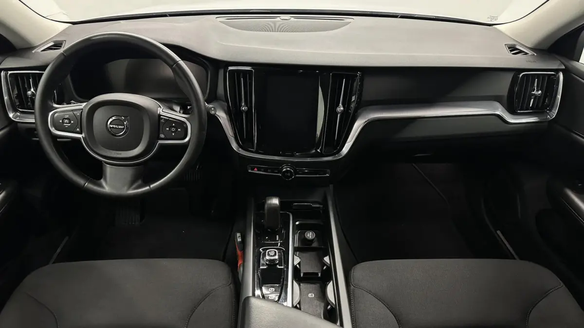 2.0 B3 Momentum Business ECC NAVI CAMERA CARPLAY LM CRUISE.