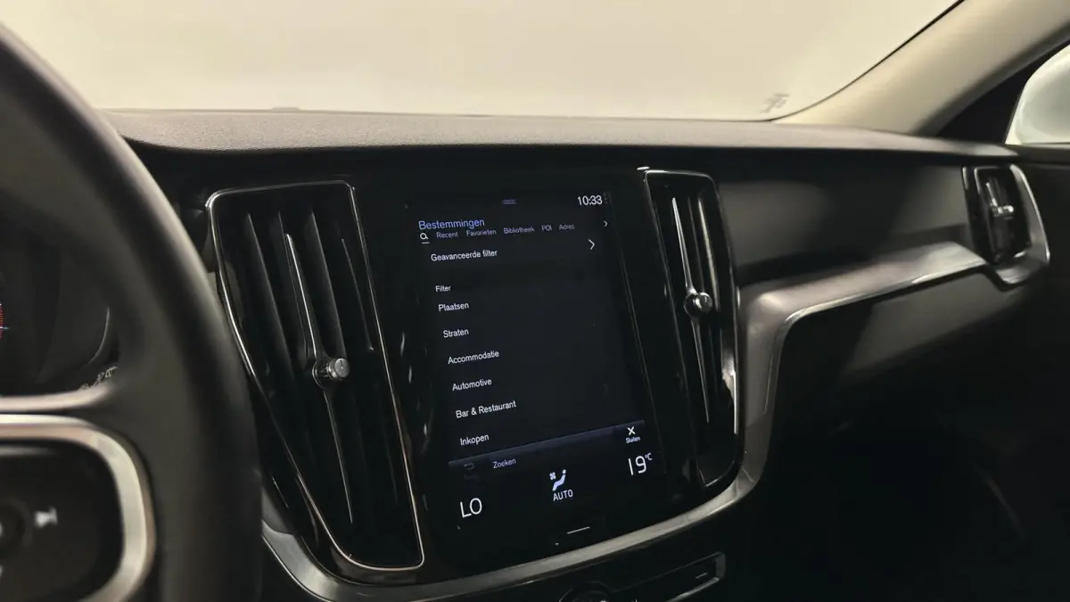 2.0 B3 Momentum Business ECC NAVI CAMERA CARPLAY LM CRUISE.