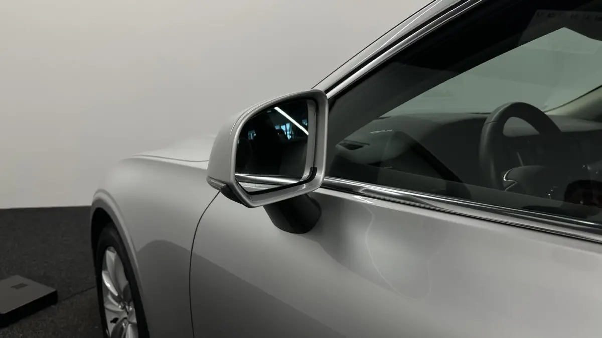 2.0 B3 Momentum Business ECC NAVI CAMERA CARPLAY LM CRUISE.