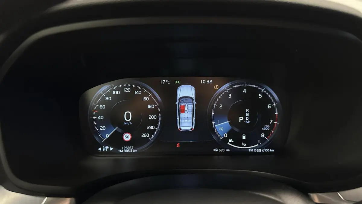 2.0 B3 Momentum Business ECC NAVI CAMERA CARPLAY LM CRUISE.