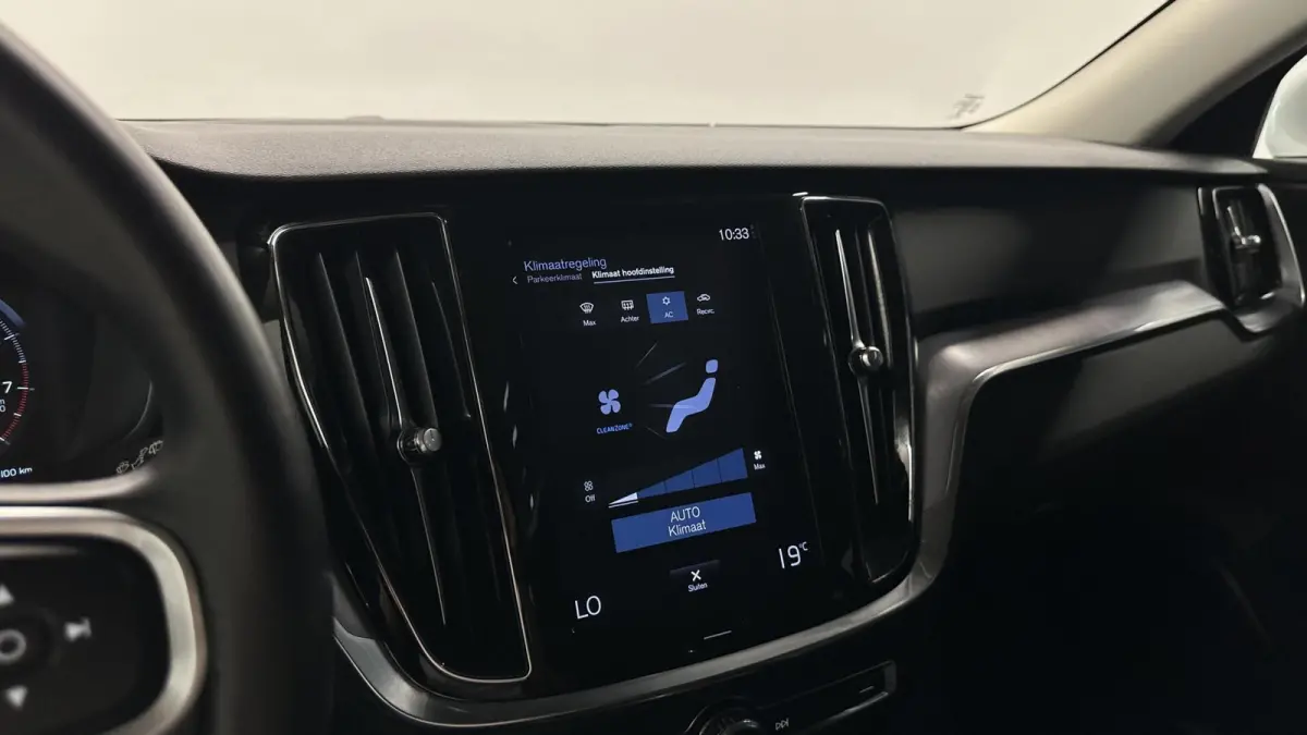 2.0 B3 Momentum Business ECC NAVI CAMERA CARPLAY LM CRUISE.